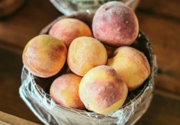 夢見收到桃子禮物的 9 個夢境解釋：夢見買桃子、夢見桃花