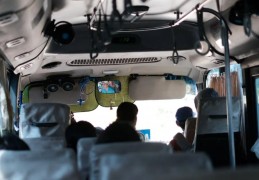 夢見無公車司機的 9 個夢境解釋：夢見自己下了公車、夢見錯過公車