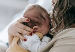 夢見媽媽生病的 9 個夢境解釋：夢見媽媽告訴你她因為我生病了、夢見媽媽再次健康