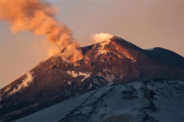 夢見火山是什麼意思？夢境預示什麼
