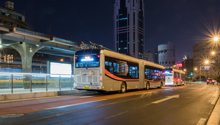 夢見坐公交車是什麼意思？夢境預示什麼