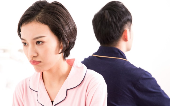 夢見男朋友吃醋的 7 個夢境解釋：夢見男朋友嫉妒家人、夢見男朋友嫉妒同事