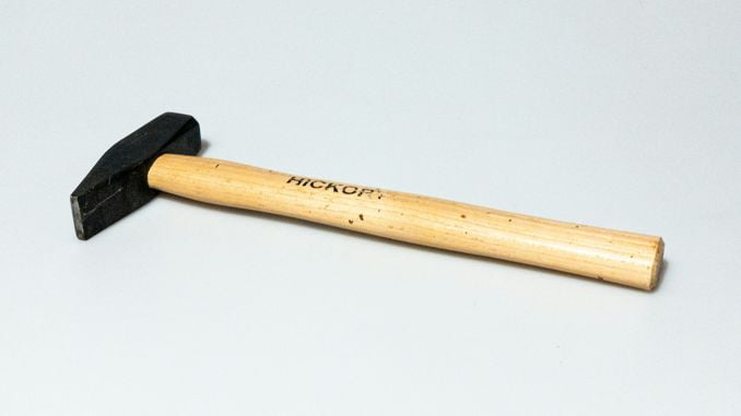 夢見錘子:41種類型及其解釋 夢見錘子:41種類型及其解釋