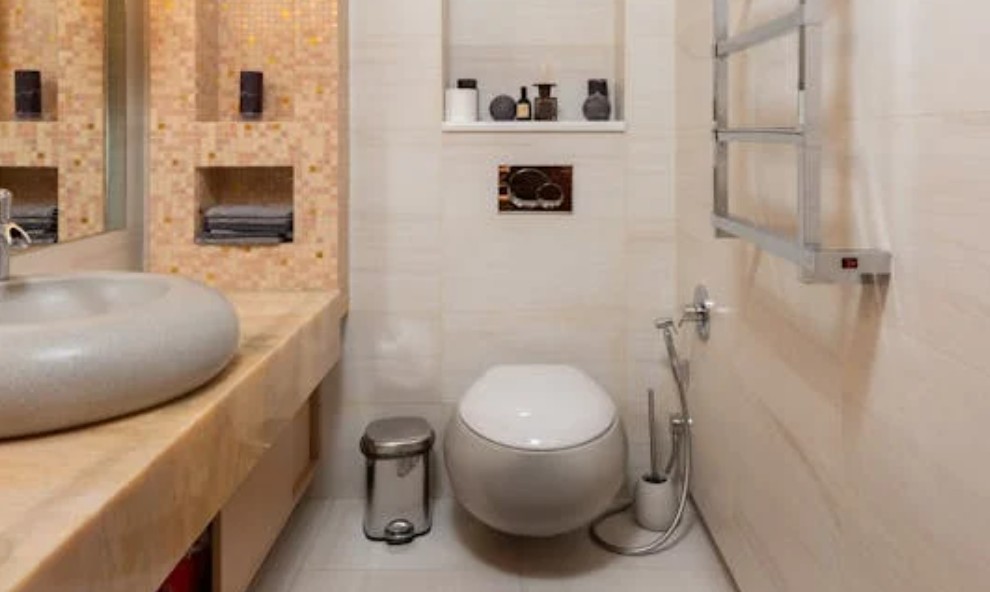 夢見大便溢出的 9 個夢境解釋：夢見大便並感覺涼快、夢見聞糞便