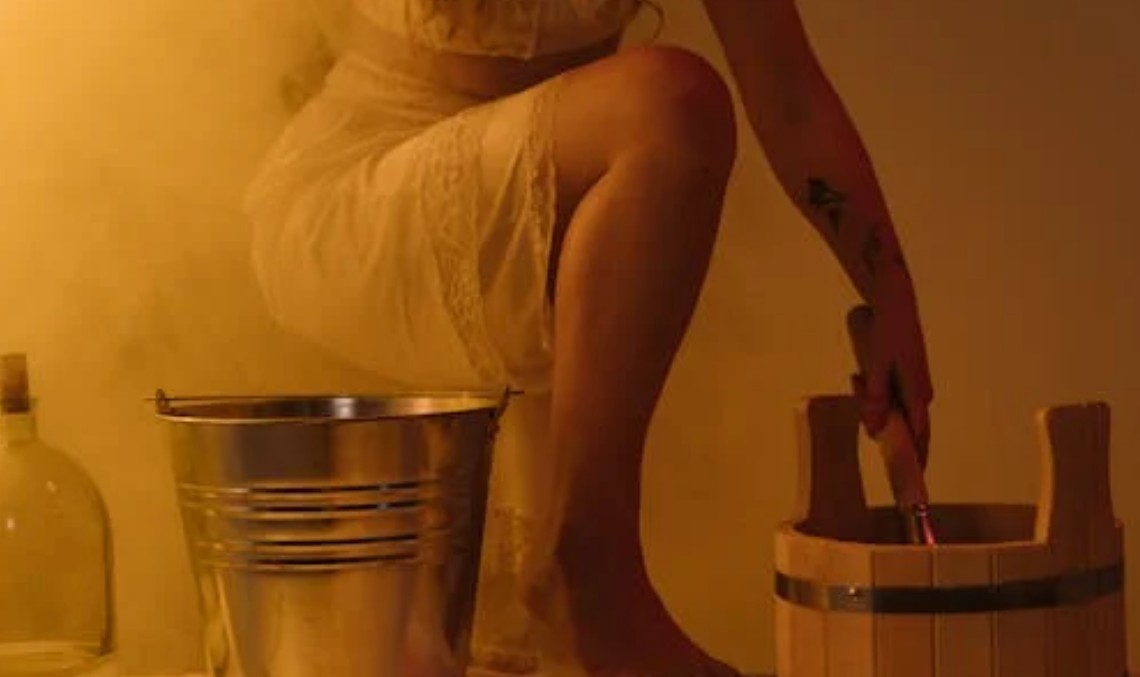 夢見糞便滿了的 9 個夢境解釋： 夢見自己撿糞便、夢見糞便流入排水管