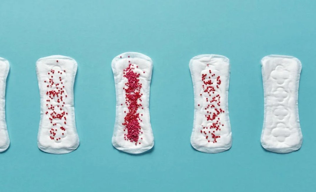 夢見拋棄月經血的 9 個夢境解釋：夢見藏月經血、夢見大量月經出血