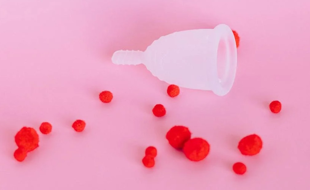 夢見隱藏月經的 9 個夢境解釋：夢見洗經血、夢見月經血向別人詢問