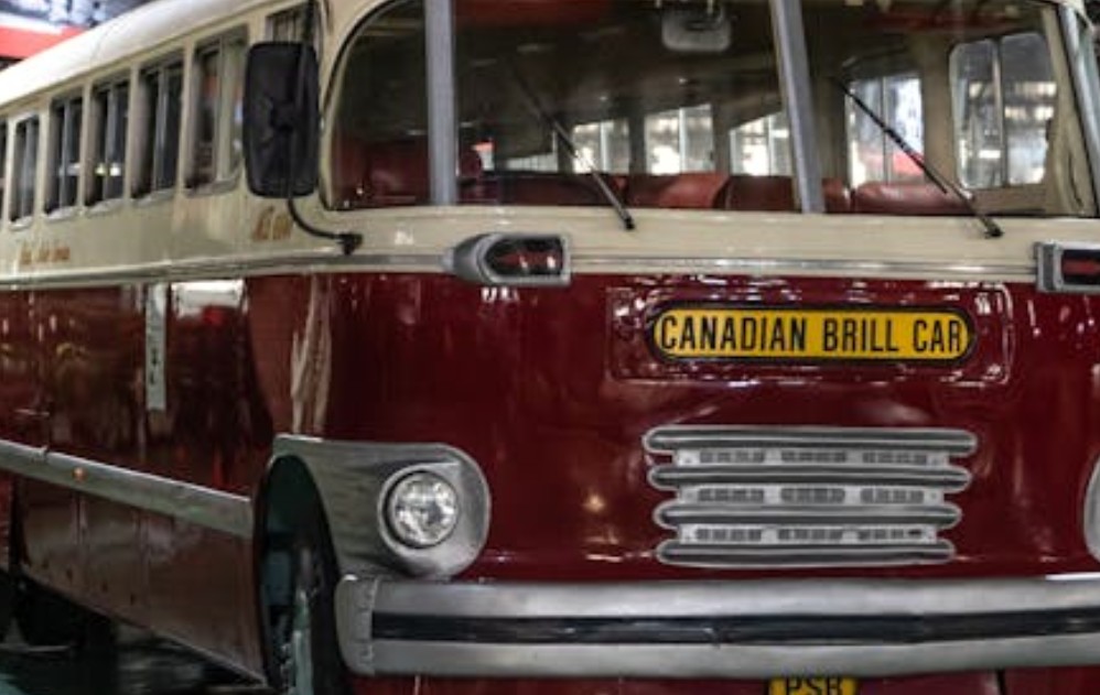 夢見開公共汽車的 9 個夢境解釋：夢見開公共汽車接人、夢見送朋友上公共汽車