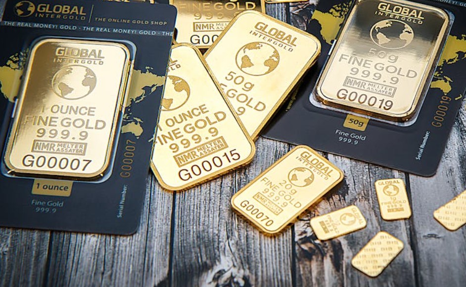 夢見金塊的 9 個夢境解釋： 夢見打破金塊、夢見挖出金塊