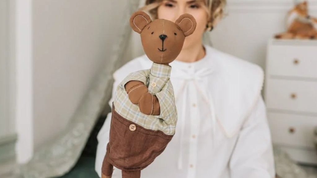 夢見丟掉絨毛玩偶：6 個意義和象徵