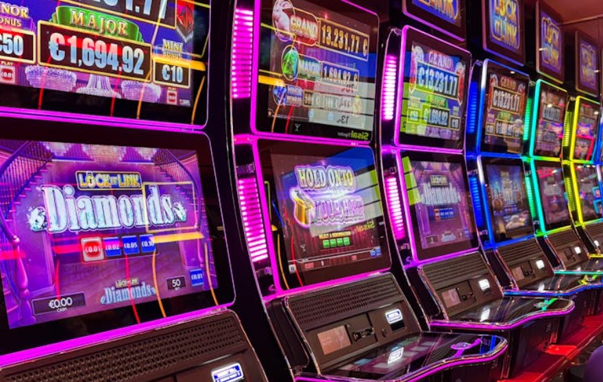 夢見老虎機的大量獎牌：9 個意義和象徵