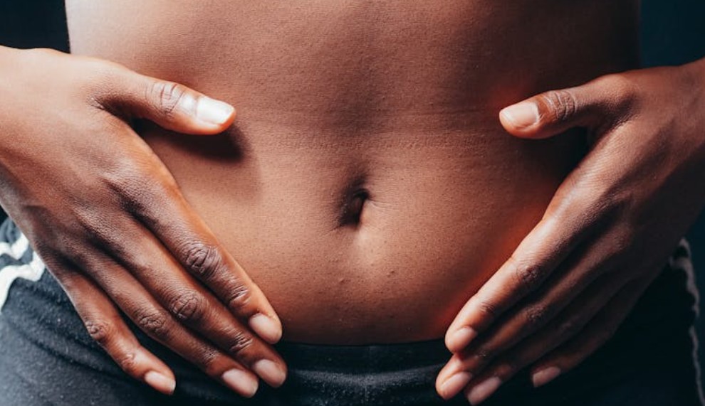 夢見肚臍被壓 ：13 個意義和象徵