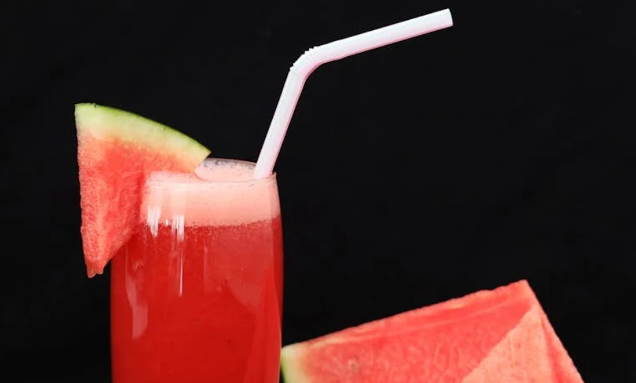 夢見喝西瓜汁：7 個意義和象徵