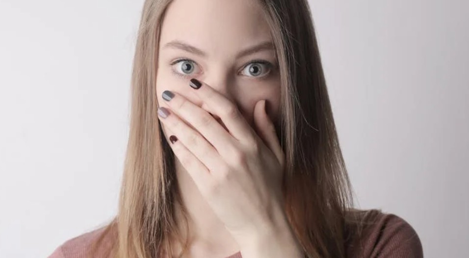 夢見說話太多：18 個意義和象徵