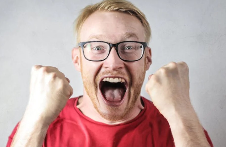 夢見被大聲斥責:10 個意義和象徵 夢見被大聲斥責:10 個意義和象徵