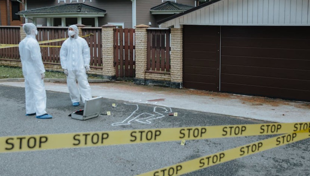 夢見看到謀殺的 10 個夢境解釋：夢見在工作中目睹謀殺案、夢見被武器殺害