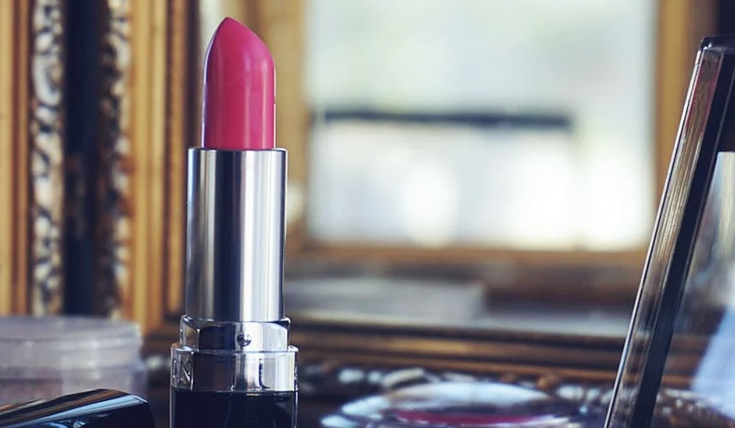 夢見推薦口紅：9 個意義和象徵