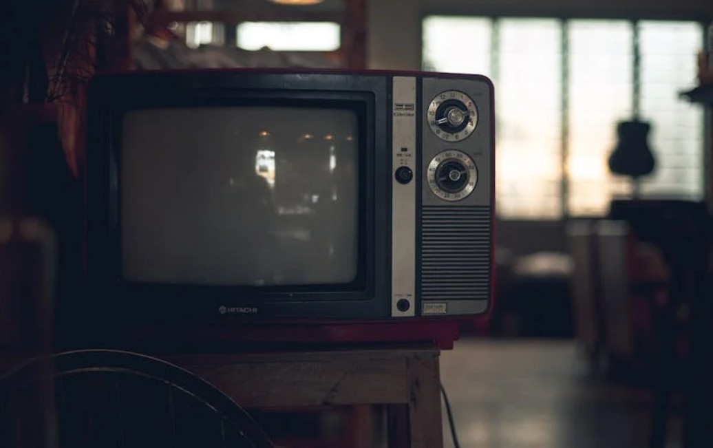 夢見老電視 ：9 個意義和象徵