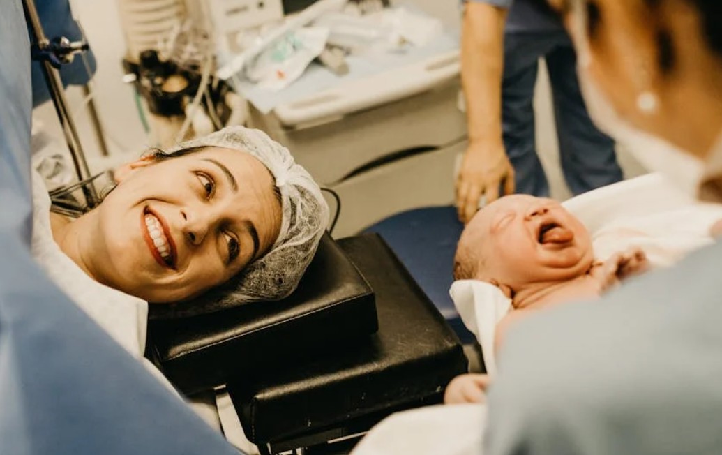 夢見未婚分娩:12 個意義和象徵 夢見未婚分娩:12 個意義和象徵