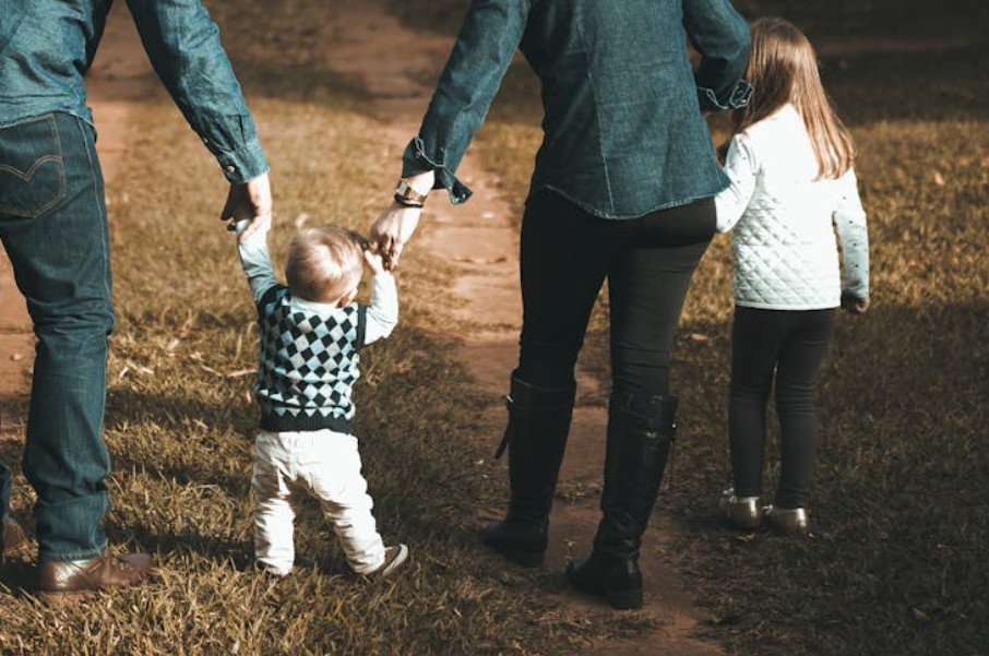 夢見繼子女 ：7 個意義和象徵