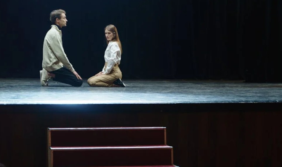 夢見戲劇:15 個意義和象徵 夢見戲劇:15 個意義和象徵