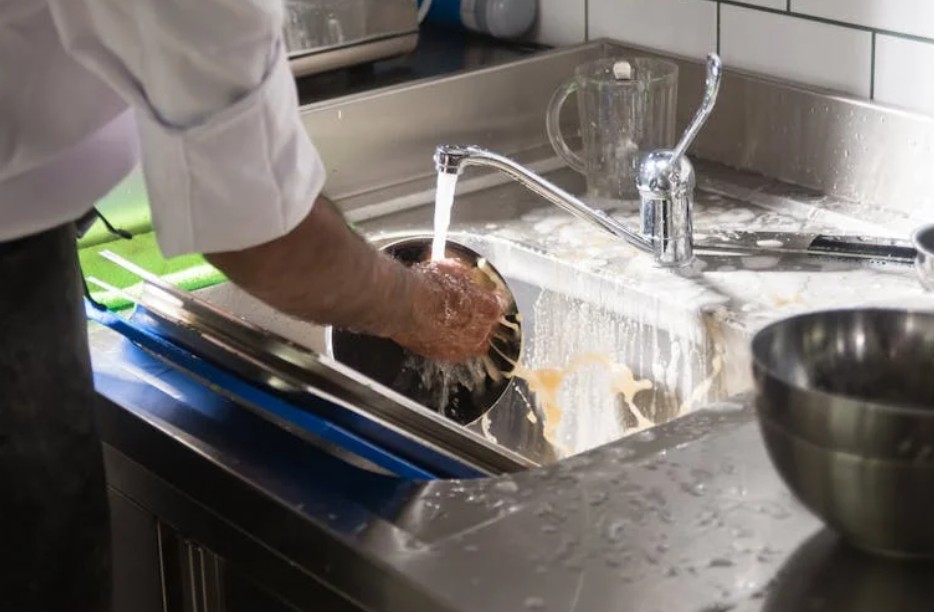 夢見洗平底鍋：5 個意義和象徵