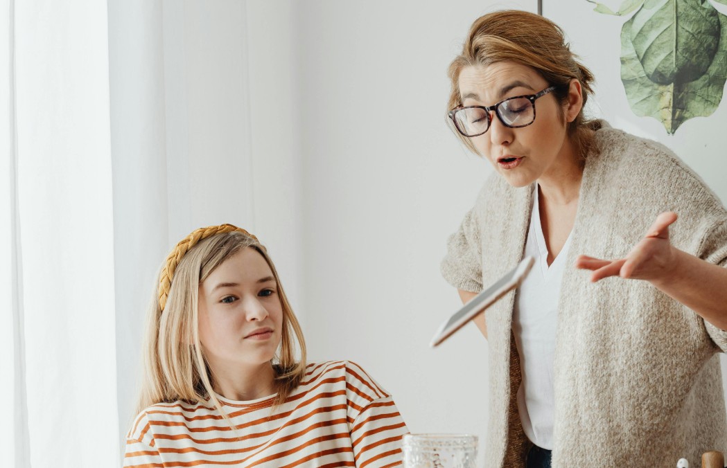 夢見與母親爭吵的 9 個夢境解釋：夢見媽媽把我趕出去、 夢見與媽媽一起歡笑