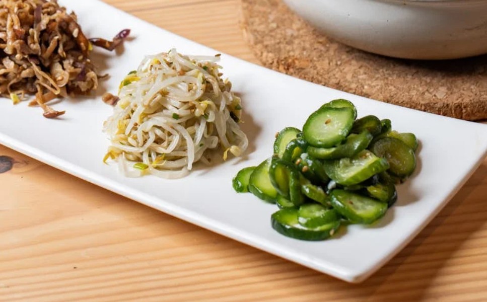 夢見吃配菜的 9 個夢境解釋：夢見和陌生人一起吃配菜、夢見做一道配菜