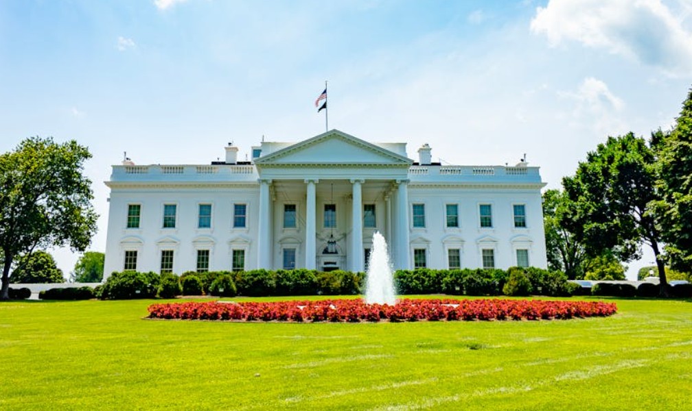 ​夢見總統來訪的 9 個夢境解釋：夢見與總統共餐 、夢見收到總統的禮物