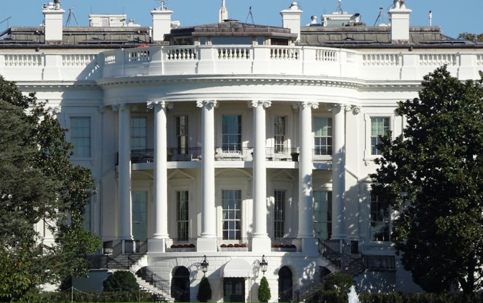 夢見迎接總統的 9 個夢境解釋：夢見總統拜訪你家、夢見收到總統的信件