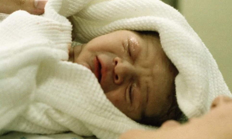 夢見新生兒哭泣的 9 個夢境解釋：夢見新生嬰兒說話 、夢見新生兒突然消失