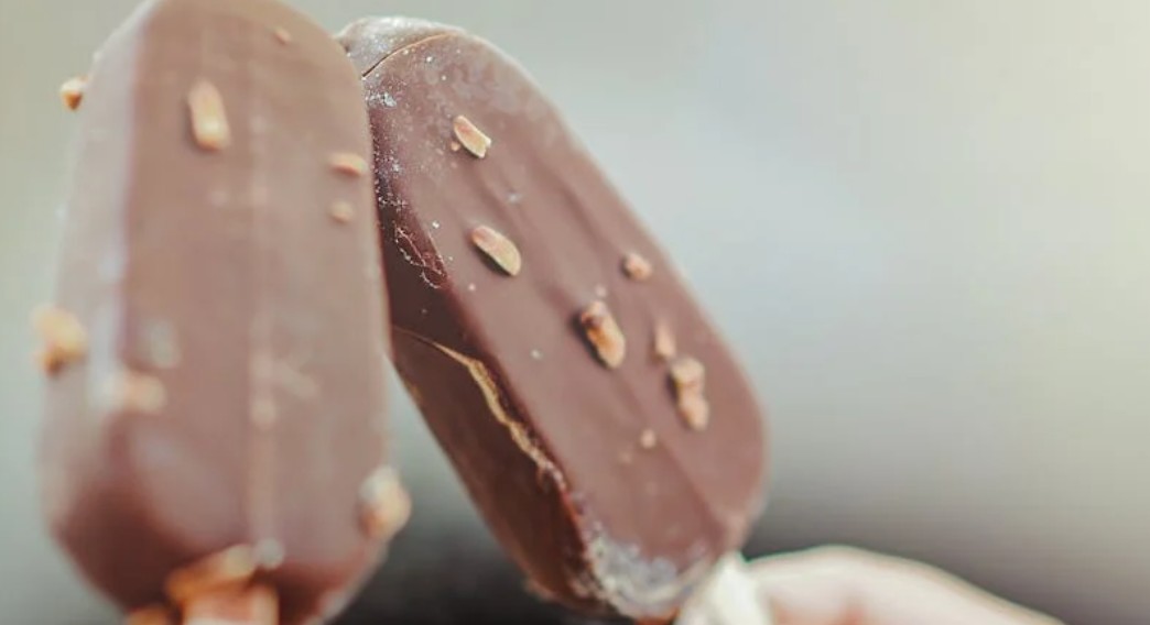 夢見巧克力冰淇淋：15 個意義和象徵