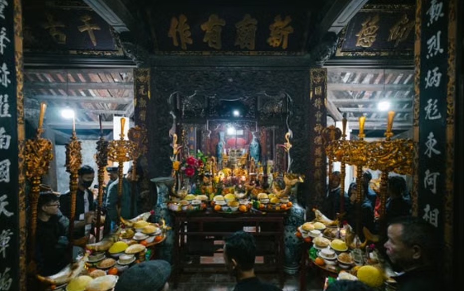 ​夢見祭祀祖先的 9 個夢境解釋：夢見從祖先那裡得到禮物、夢見拜訪祖先的家
