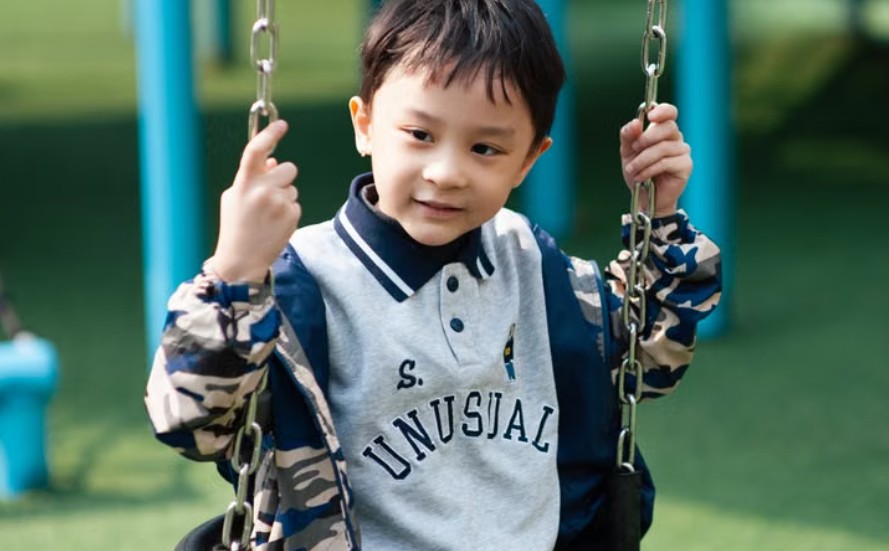 夢見在公園盪鞦韆是什麼意思?意義和象徵、心理狀態、情境解讀 夢見在公園盪鞦韆是什麼意思?意義和象徵、心理狀態、情境解讀